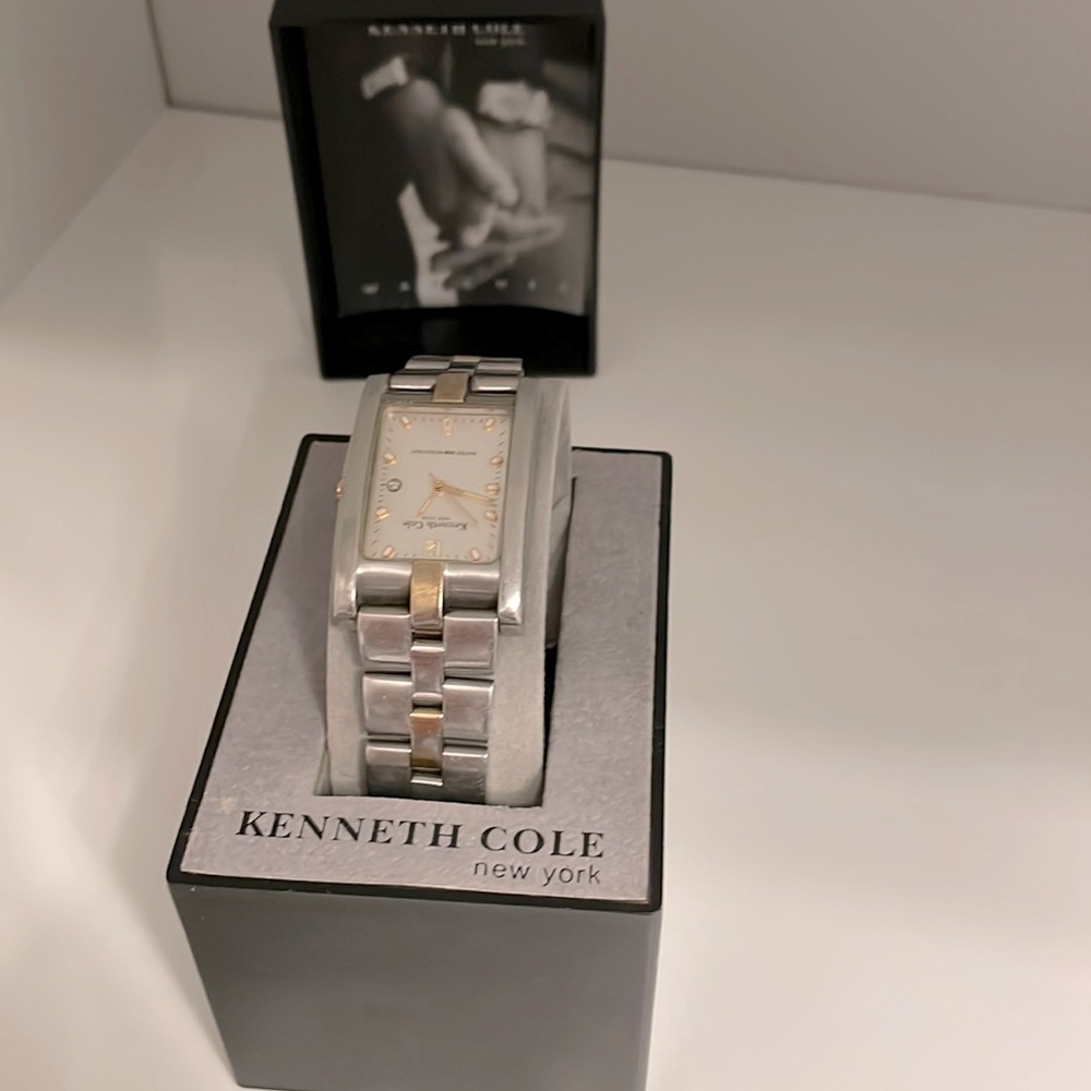 Kenneth Cole men’s watch classic vintage timepiece